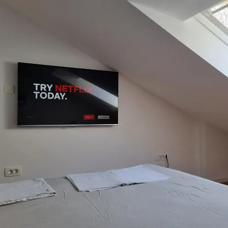 Apartment Geek Omis