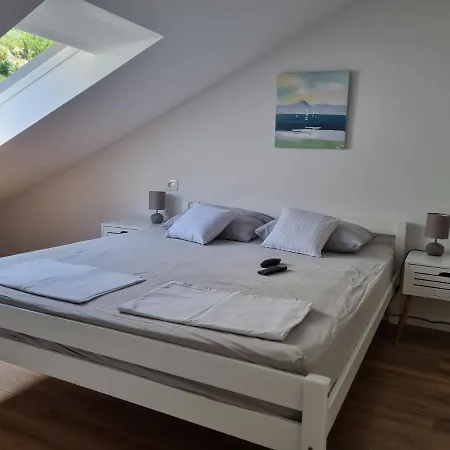 Geek Apartment